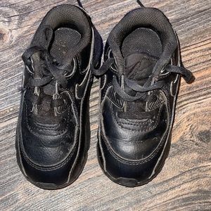 Nike air triple black 833416-001 size 7C. GREAT condition